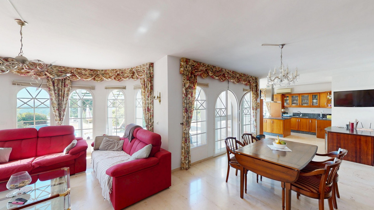 Se vende Villa - Chalet de 4 dormitorios en Costa Del Sol East, Málaga, España