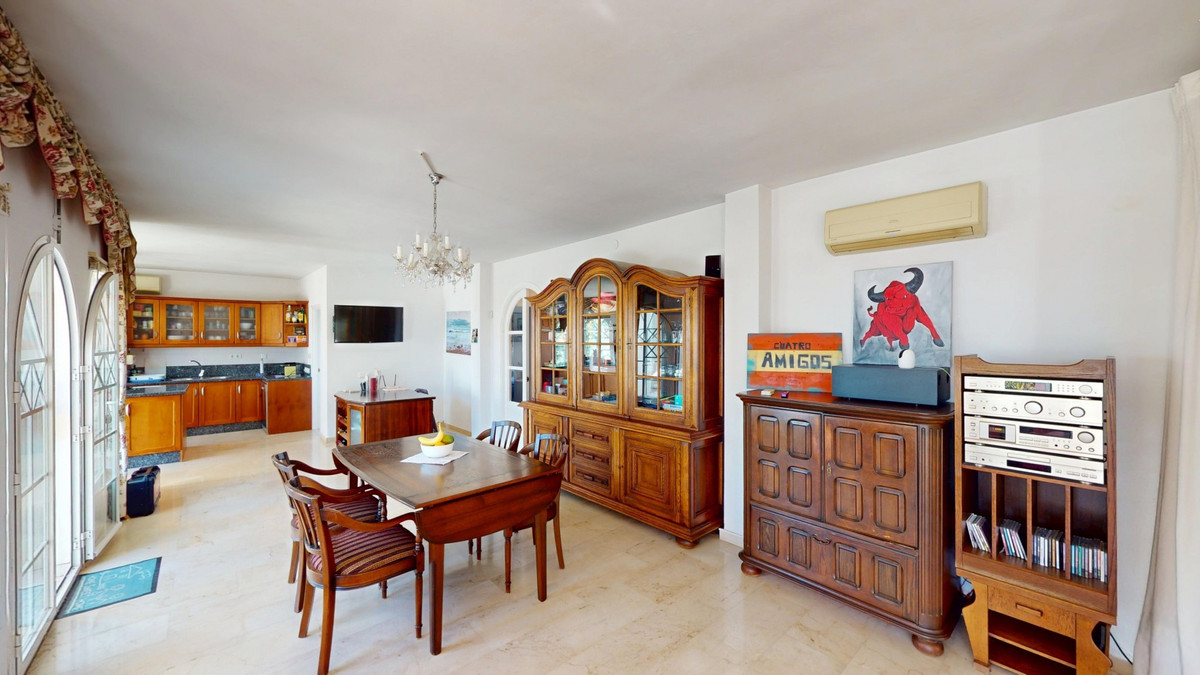Se vende Villa - Chalet de 4 dormitorios en Costa Del Sol East, Málaga, España