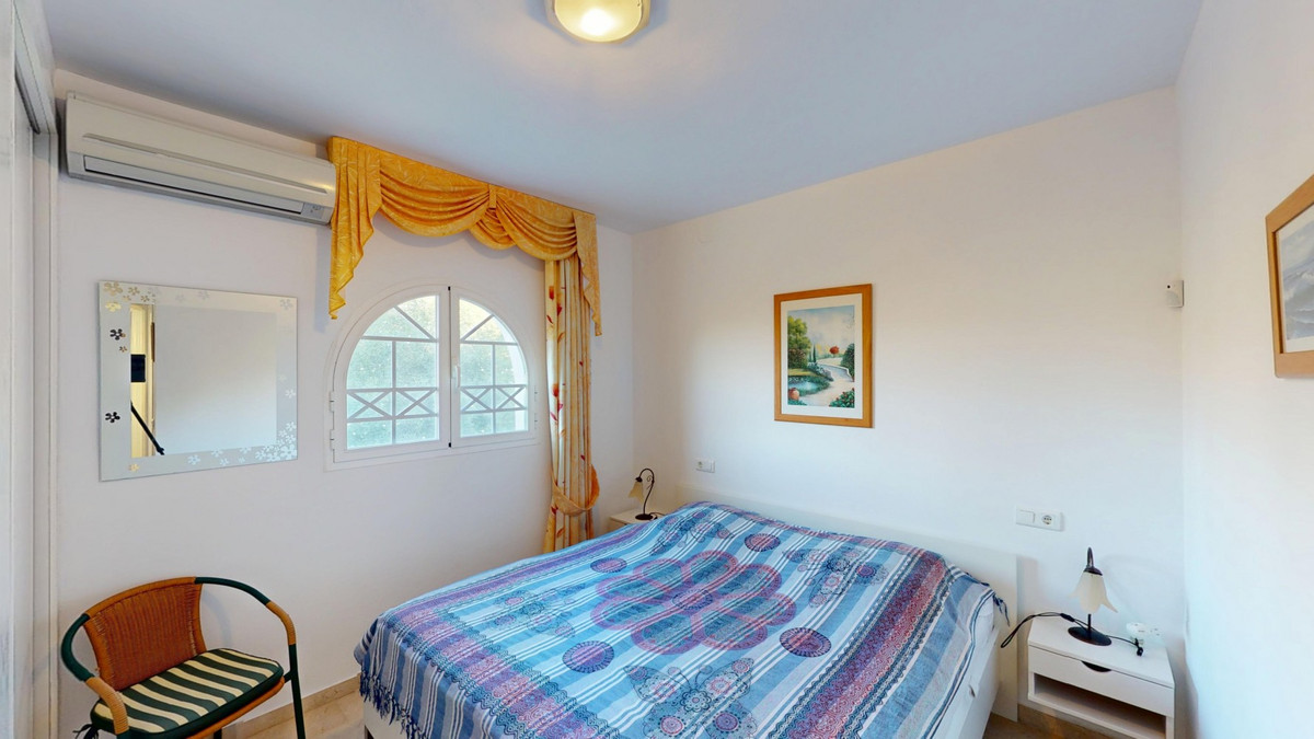 Se vende Villa - Chalet de 4 dormitorios en Costa Del Sol East, Málaga, España