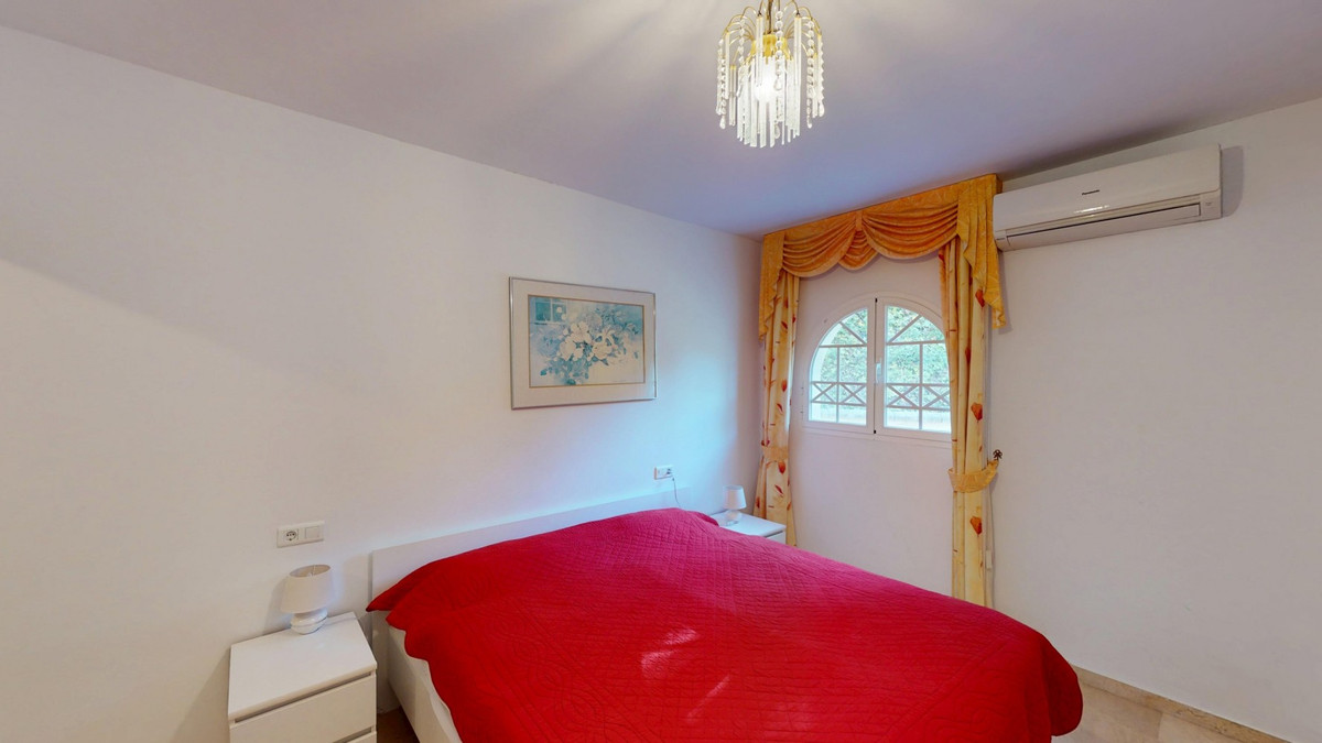Se vende Villa - Chalet de 4 dormitorios en Costa Del Sol East, Málaga, España