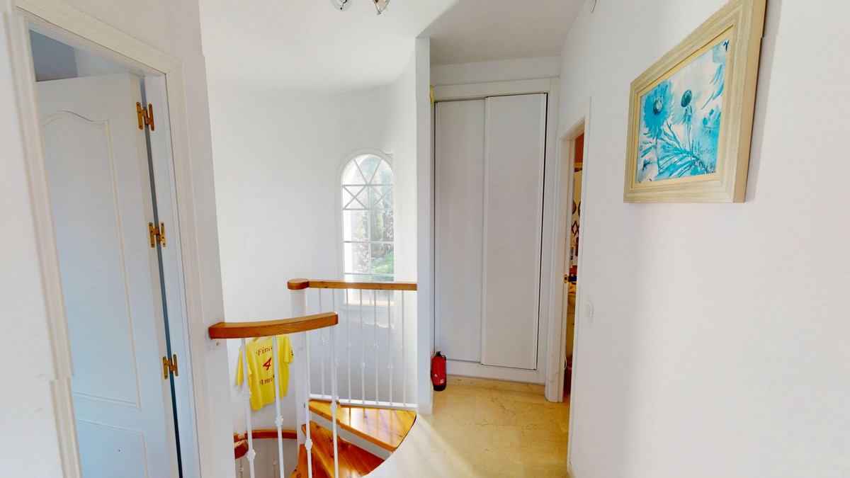 Se vende Villa - Chalet de 4 dormitorios en Costa Del Sol East, Málaga, España