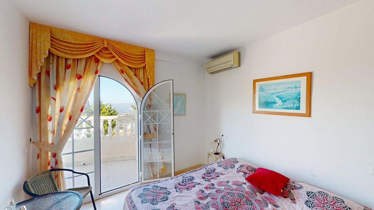 Se vende Villa - Chalet de 4 dormitorios en Costa Del Sol East, Málaga, España