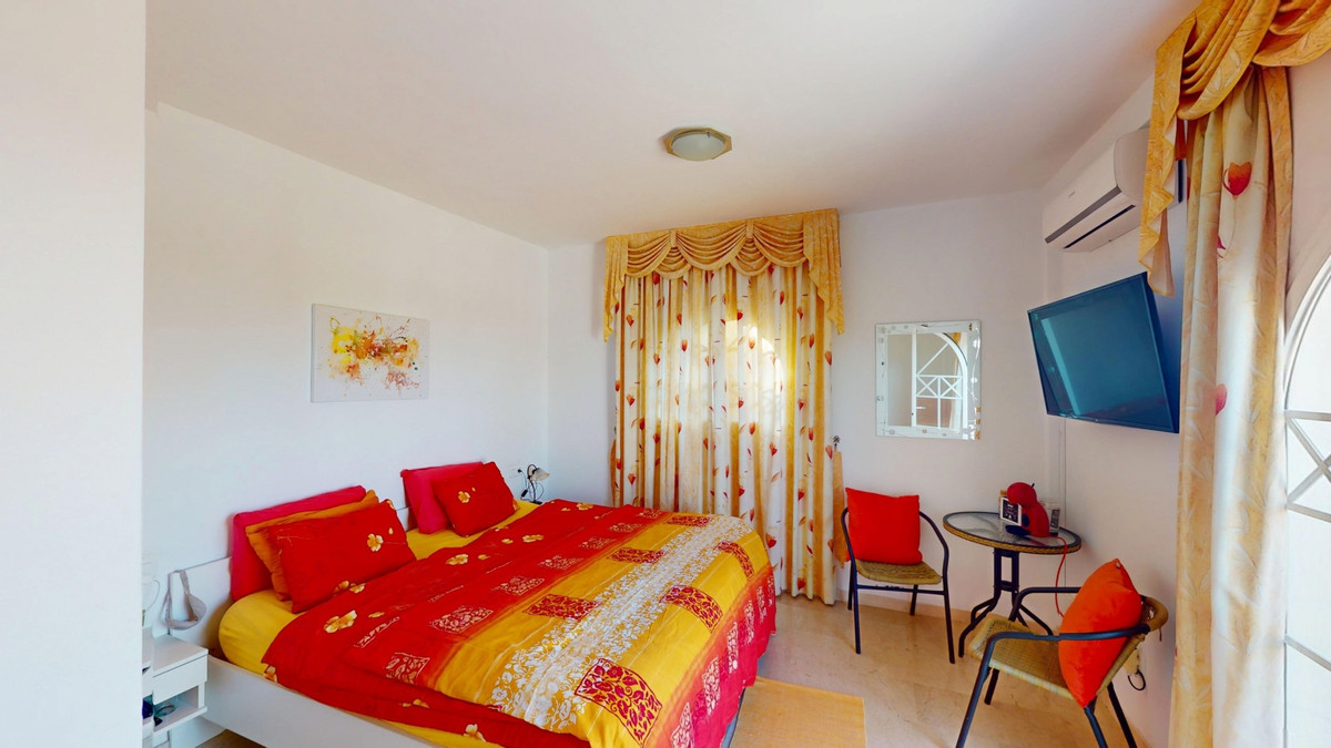 Se vende Villa - Chalet de 4 dormitorios en Costa Del Sol East, Málaga, España