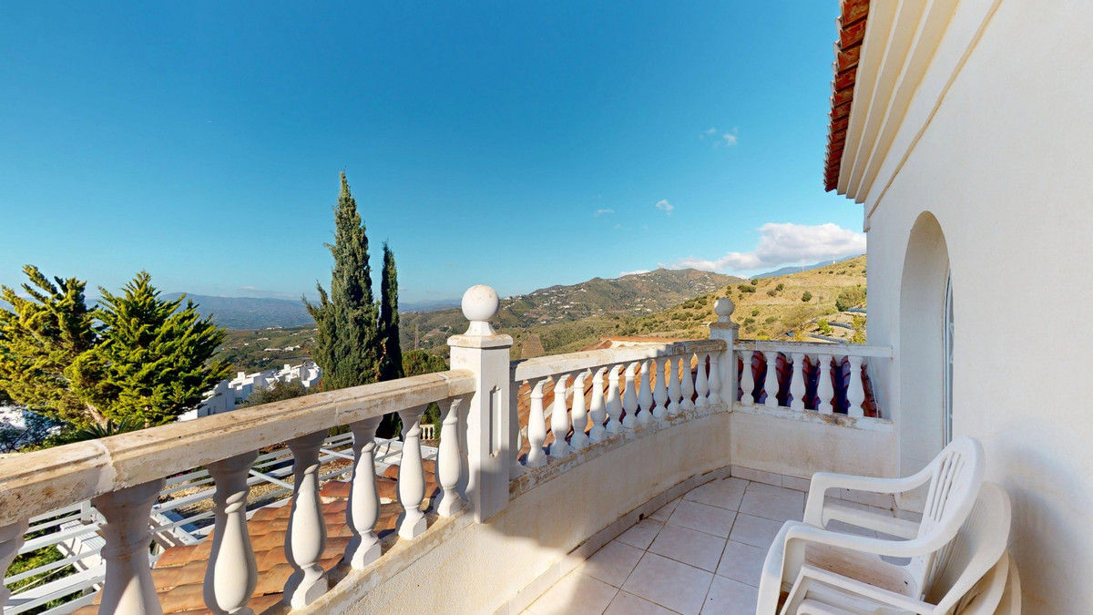 Se vende Villa - Chalet de 4 dormitorios en Costa Del Sol East, Málaga, España