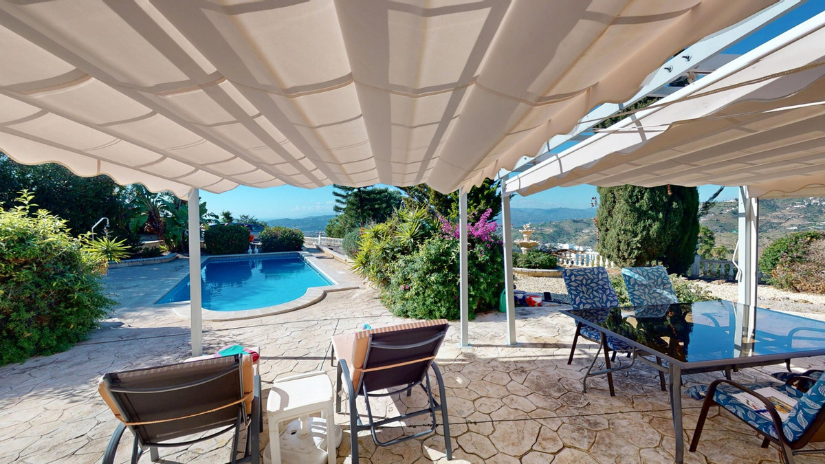 Se vende Villa - Chalet de 4 dormitorios en Costa Del Sol East, Málaga, España