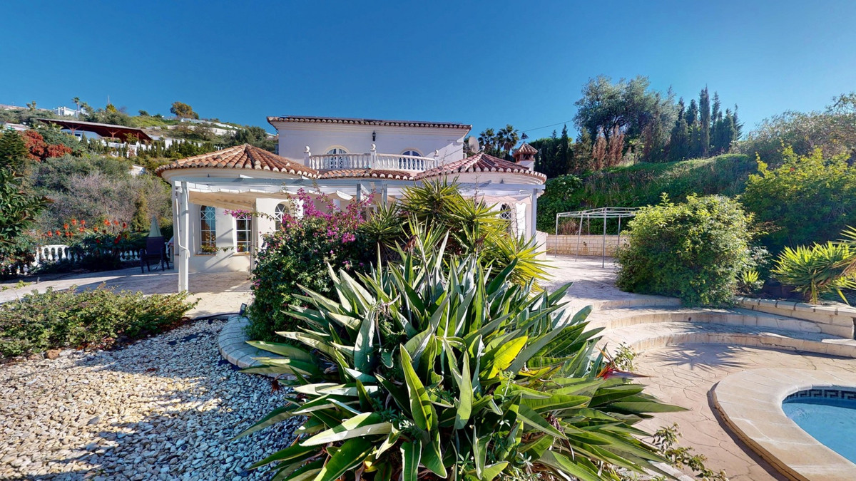 Se vende Villa - Chalet de 4 dormitorios en Costa Del Sol East, Málaga, España