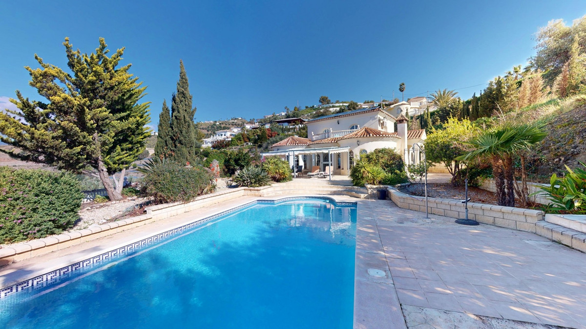 Se vende Villa - Chalet de 4 dormitorios en Costa Del Sol East, Málaga, España