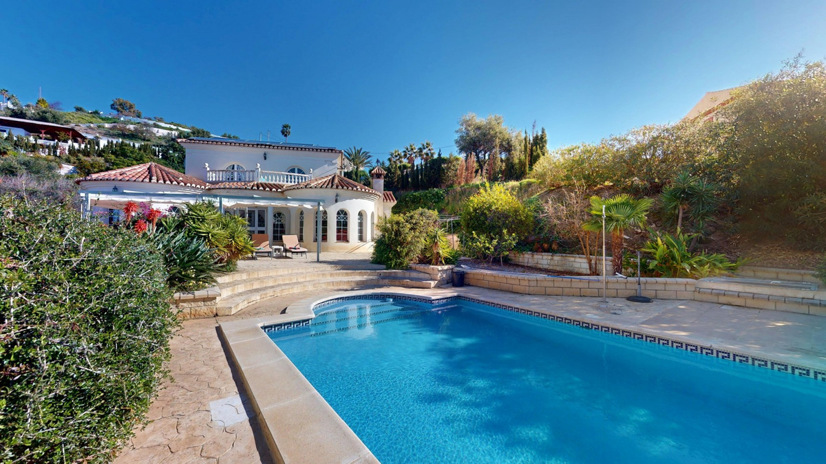 Se vende Villa - Chalet de 4 dormitorios en Costa Del Sol East, Málaga, España