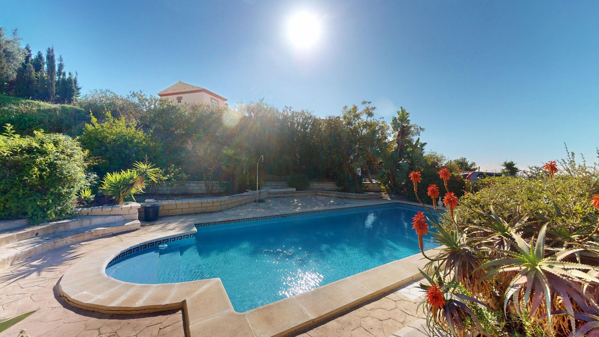 Se vende Villa - Chalet de 4 dormitorios en Costa Del Sol East, Málaga, España