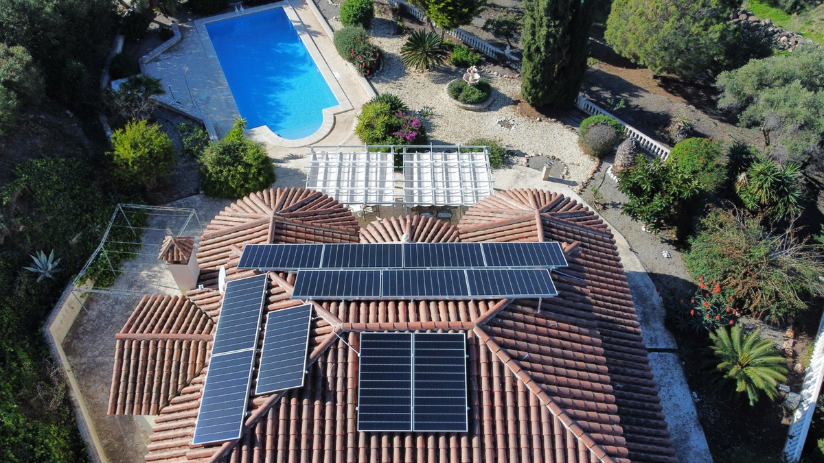 Se vende Villa - Chalet de 4 dormitorios en Costa Del Sol East, Málaga, España