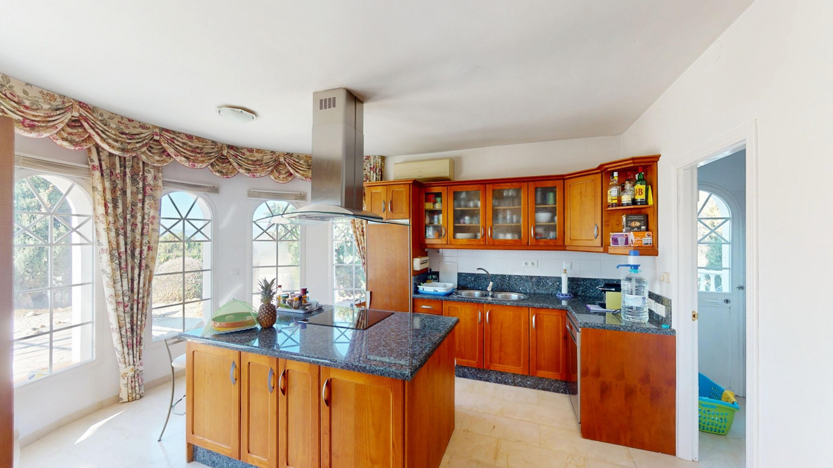 Se vende Villa - Chalet de 4 dormitorios en Costa Del Sol East, Málaga, España
