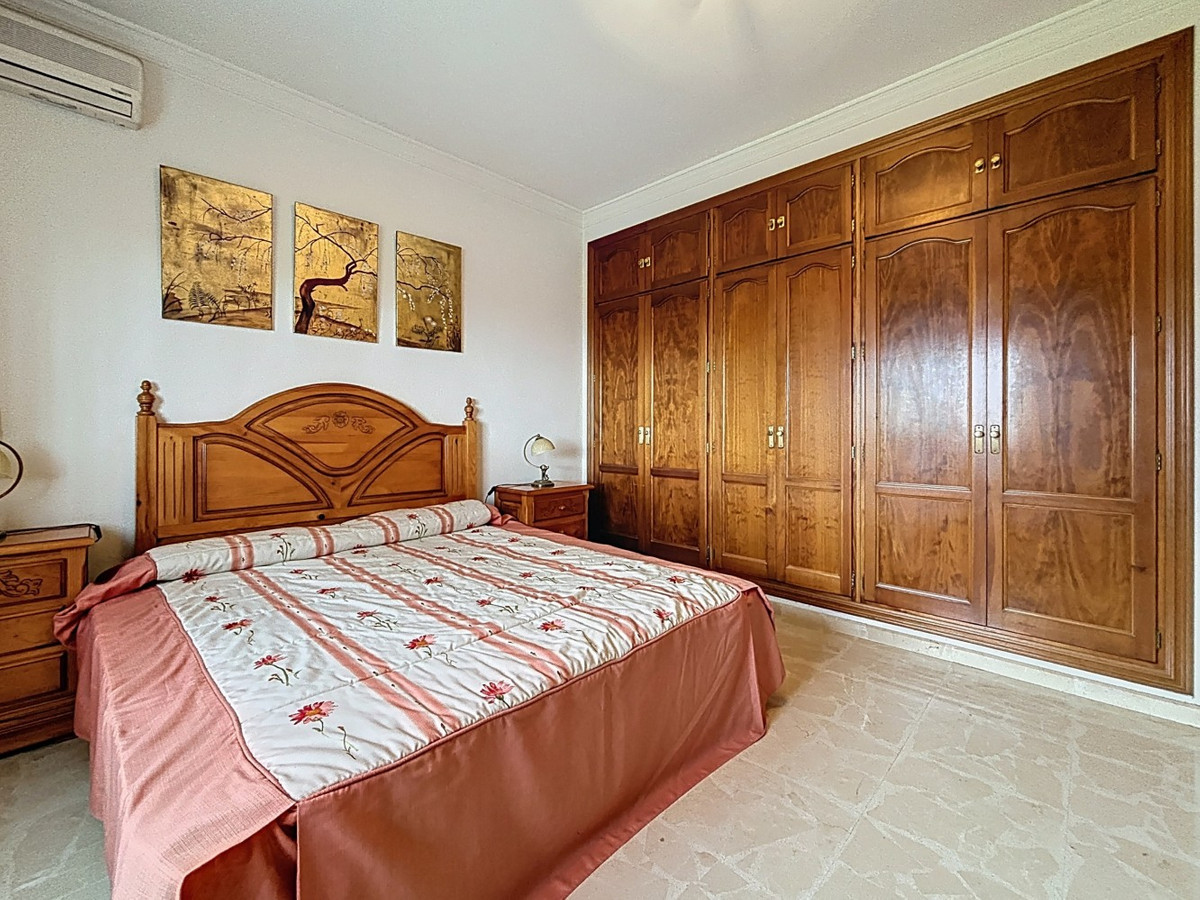Se vende Villa - Chalet de 3 dormitorios en Costa Del Sol East, Málaga, España