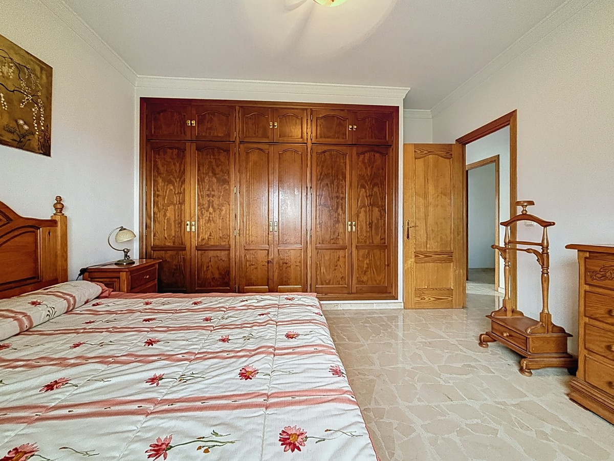 Se vende Villa - Chalet de 3 dormitorios en Costa Del Sol East, Málaga, España