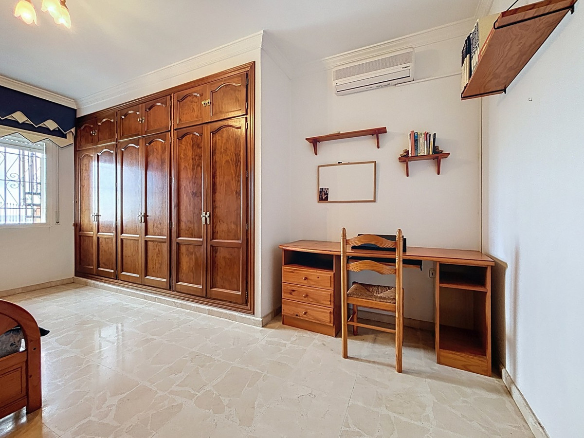 Se vende Villa - Chalet de 3 dormitorios en Costa Del Sol East, Málaga, España