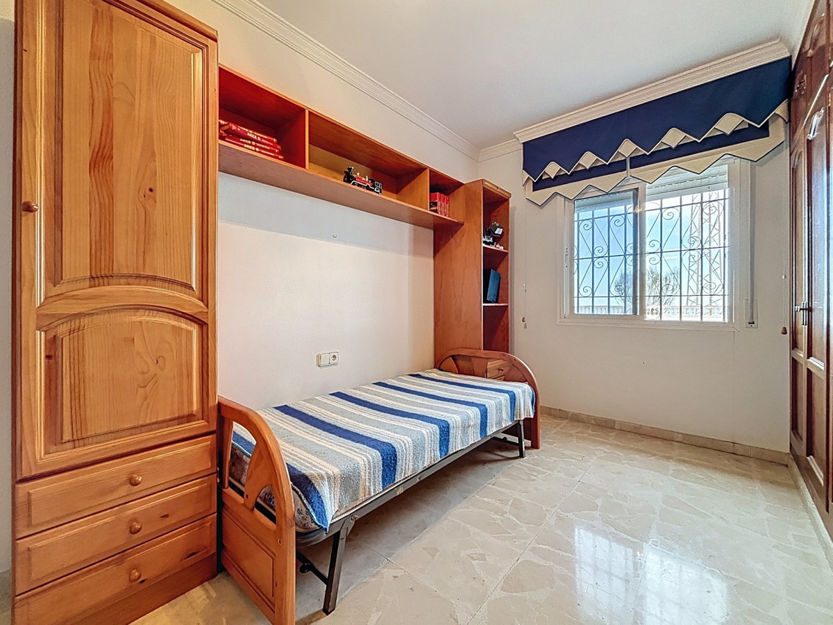Se vende Villa - Chalet de 3 dormitorios en Costa Del Sol East, Málaga, España