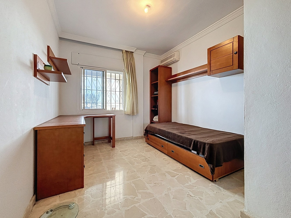 Se vende Villa - Chalet de 3 dormitorios en Costa Del Sol East, Málaga, España