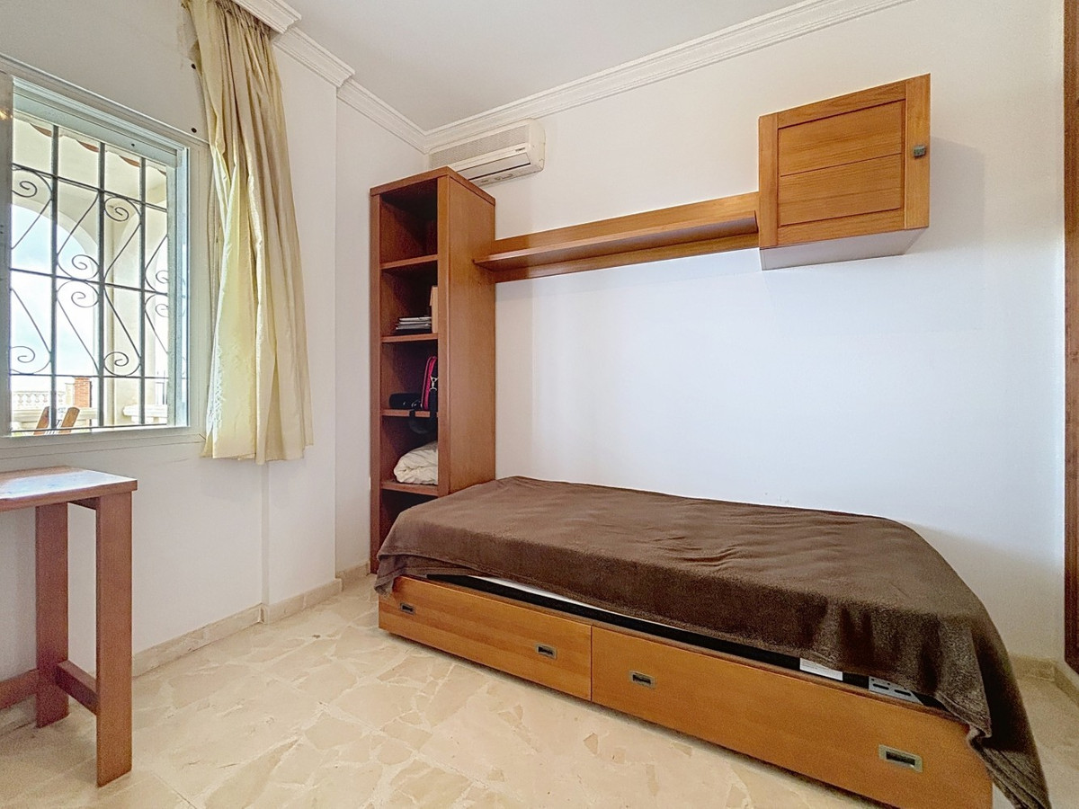 Se vende Villa - Chalet de 3 dormitorios en Costa Del Sol East, Málaga, España