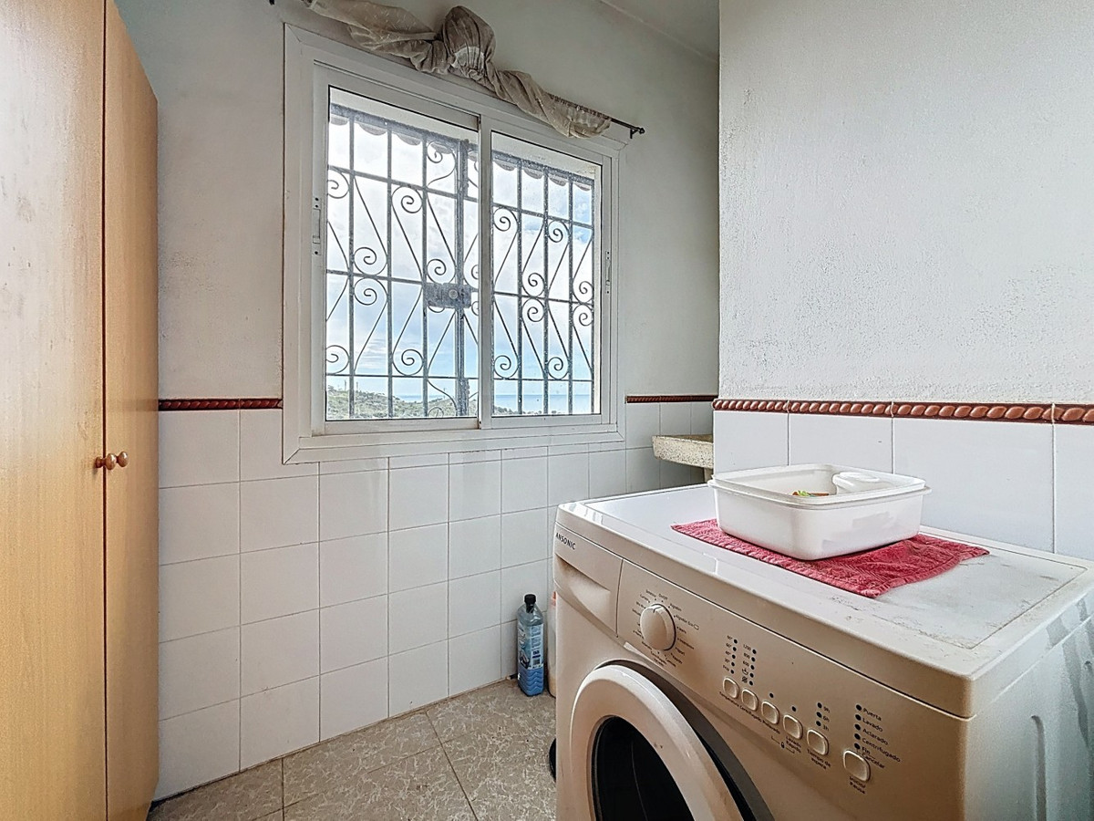 Se vende Villa - Chalet de 3 dormitorios en Costa Del Sol East, Málaga, España
