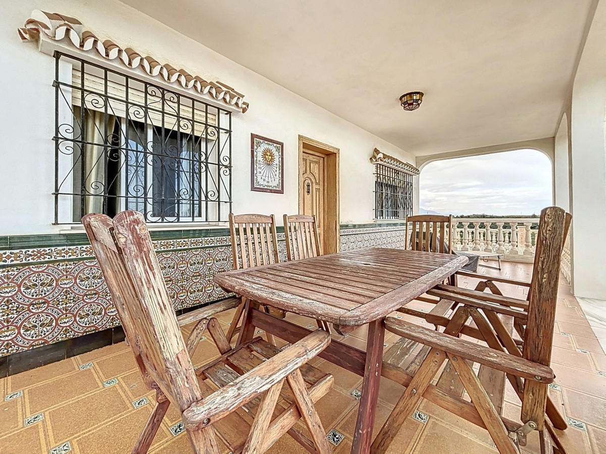 Se vende Villa - Chalet de 3 dormitorios en Costa Del Sol East, Málaga, España