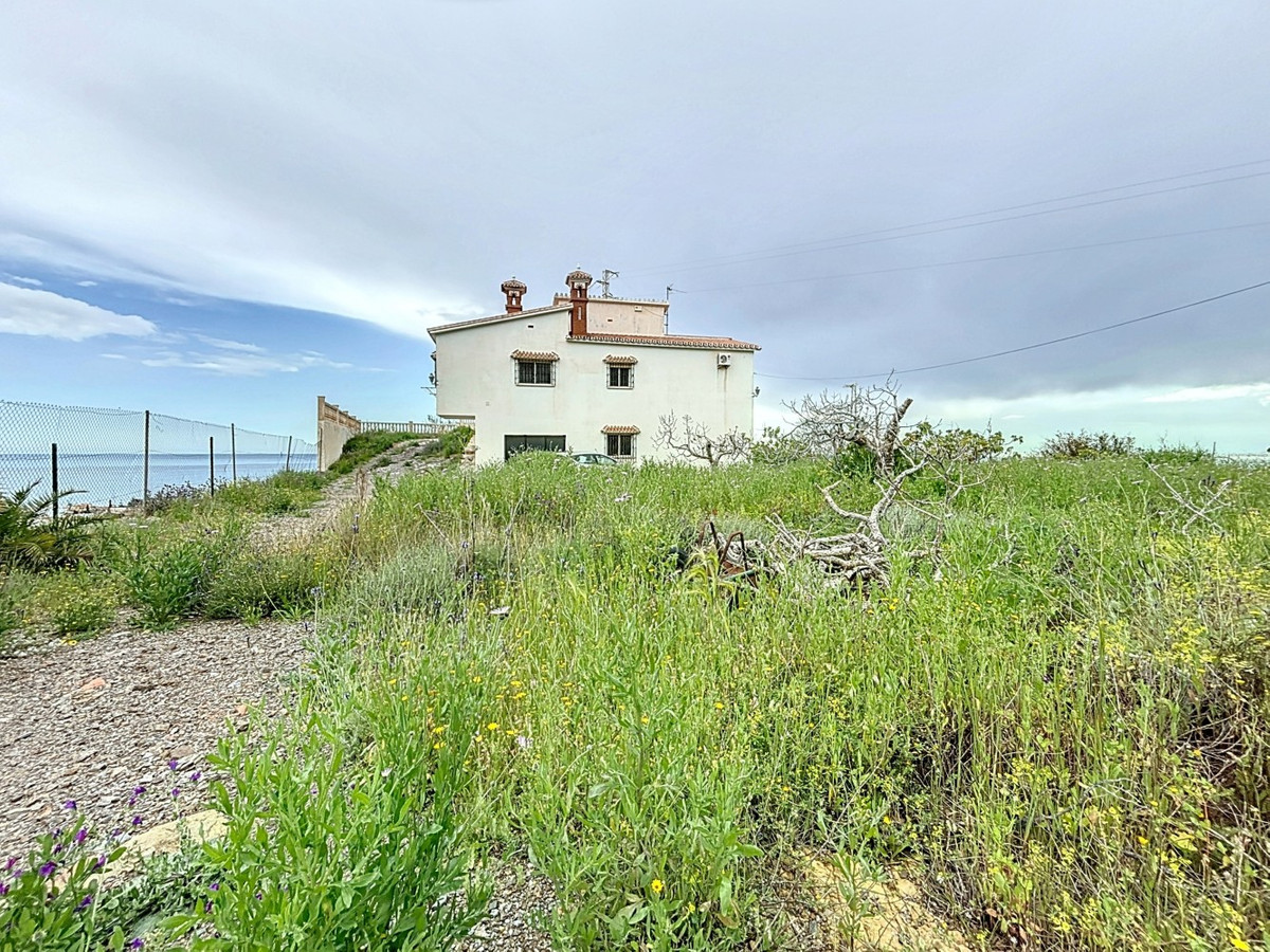 Se vende Villa - Chalet de 3 dormitorios en Costa Del Sol East, Málaga, España