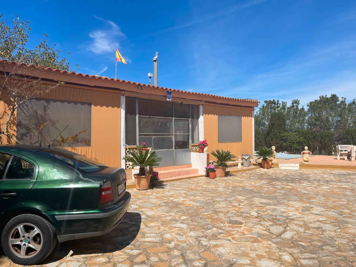 3 Bed Townhouse for sale in Guardamar Del Segura Costa Blanca, Alicante, Spain