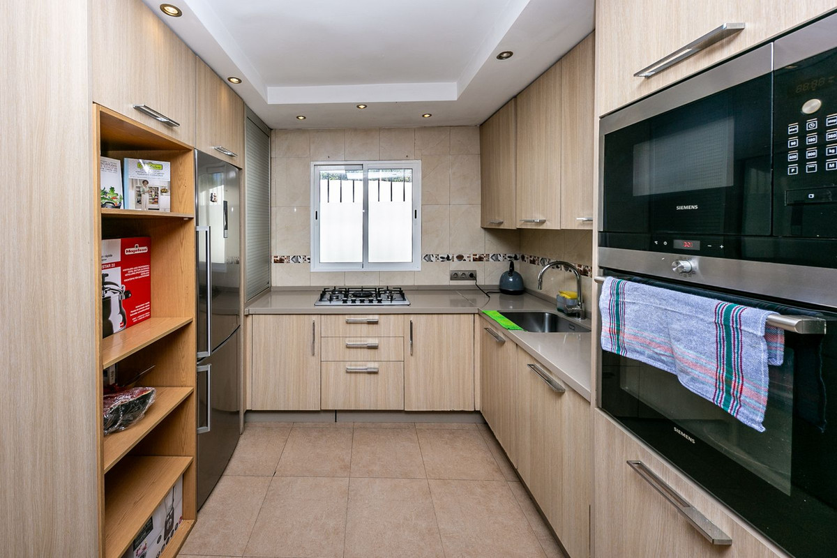 10 Bed Townhouse for sale in Estepona Costa Del Sol, Málaga, Spain