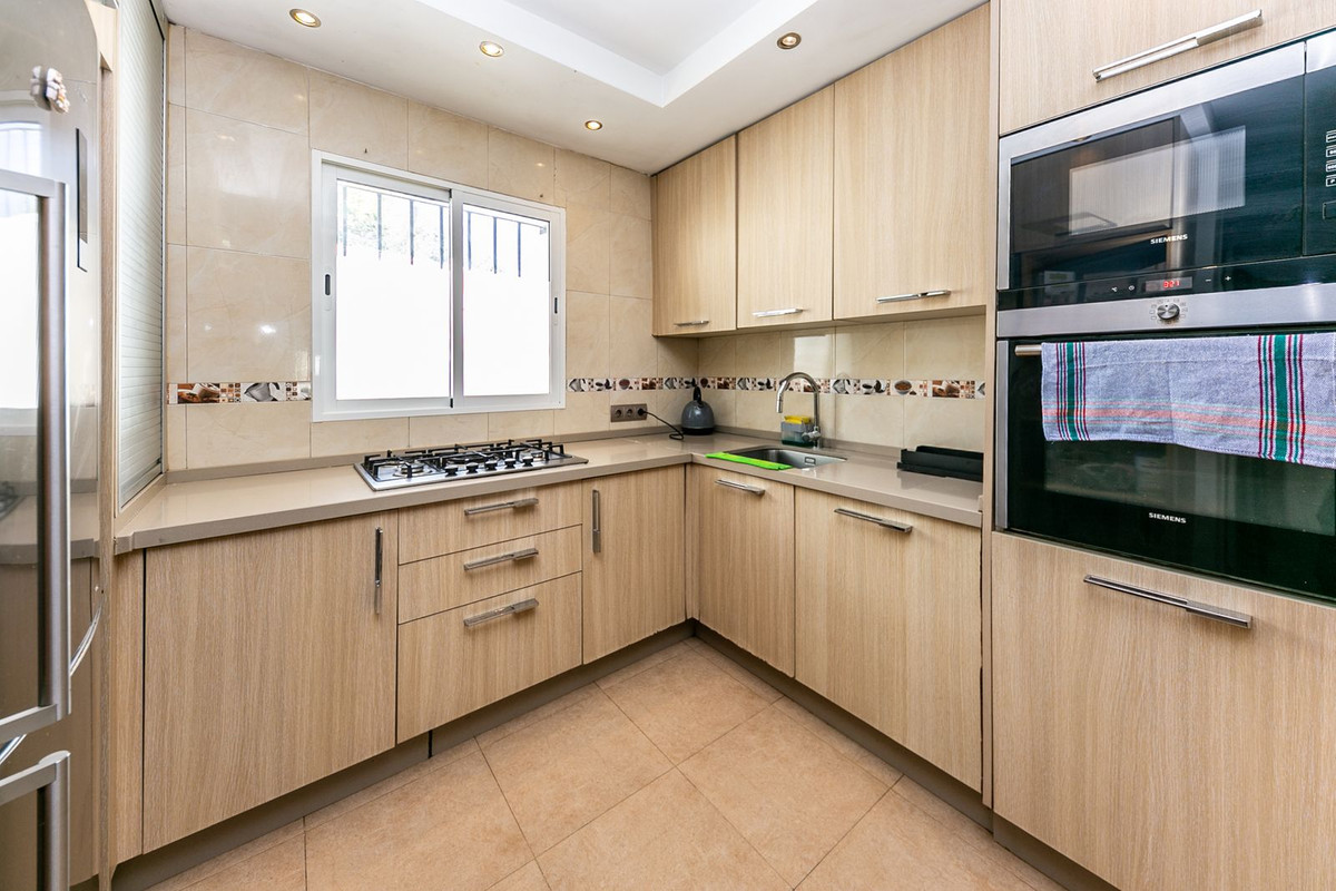 10 Bed Townhouse for sale in Estepona Costa Del Sol, Málaga, Spain