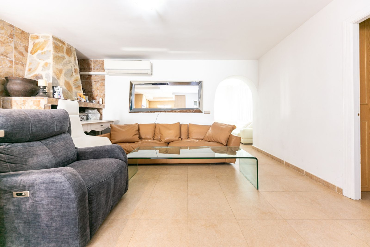 10 Bed Townhouse for sale in Estepona Costa Del Sol, Málaga, Spain