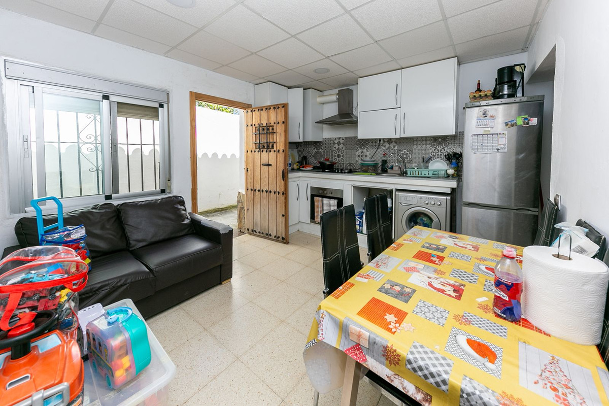 10 Bed Townhouse for sale in Estepona Costa Del Sol, Málaga, Spain