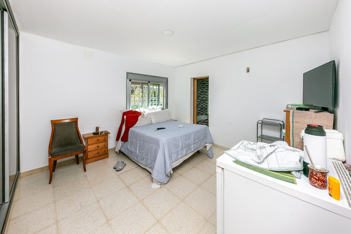 10 Bed Townhouse for sale in Estepona Costa Del Sol, Málaga, Spain