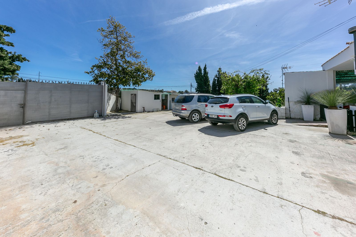 10 Bed Townhouse for sale in Estepona Costa Del Sol, Málaga, Spain