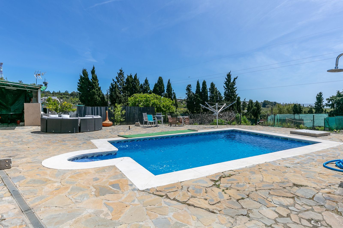 10 Bed Townhouse for sale in Estepona Costa Del Sol, Málaga, Spain