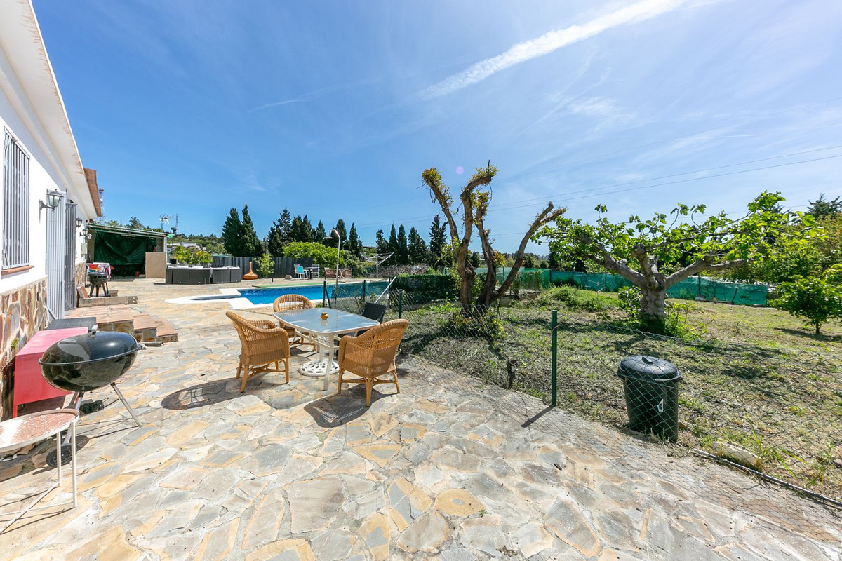 10 Bed Townhouse for sale in Estepona Costa Del Sol, Málaga, Spain