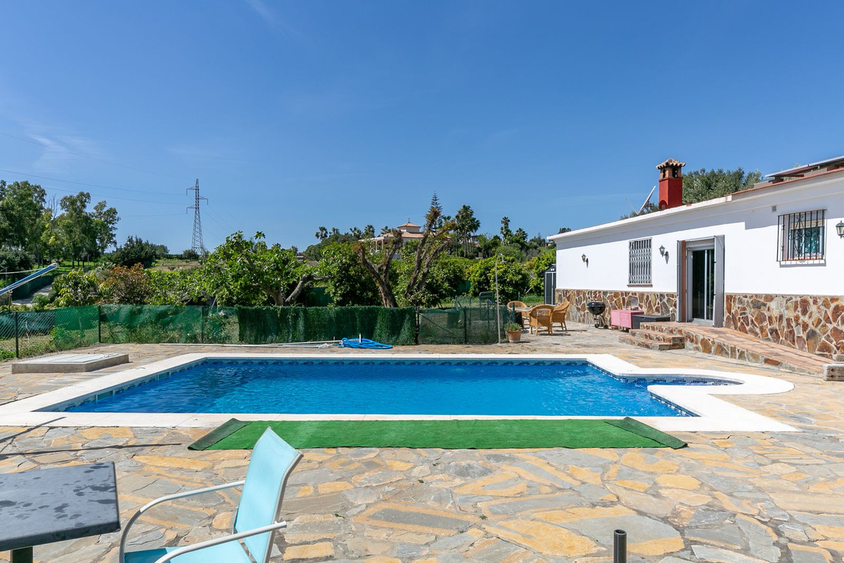 10 Bed Townhouse for sale in Estepona Costa Del Sol, Málaga, Spain