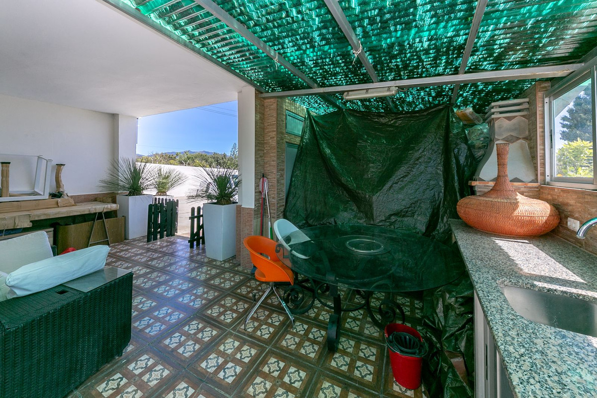 10 Bed Townhouse for sale in Estepona Costa Del Sol, Málaga, Spain