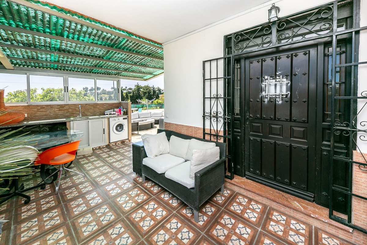 10 Bed Townhouse for sale in Estepona Costa Del Sol, Málaga, Spain