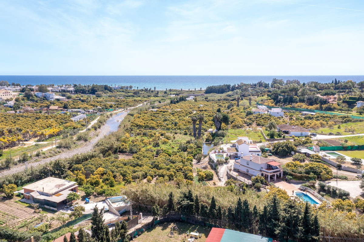 10 Bed Townhouse for sale in Estepona Costa Del Sol, Málaga, Spain