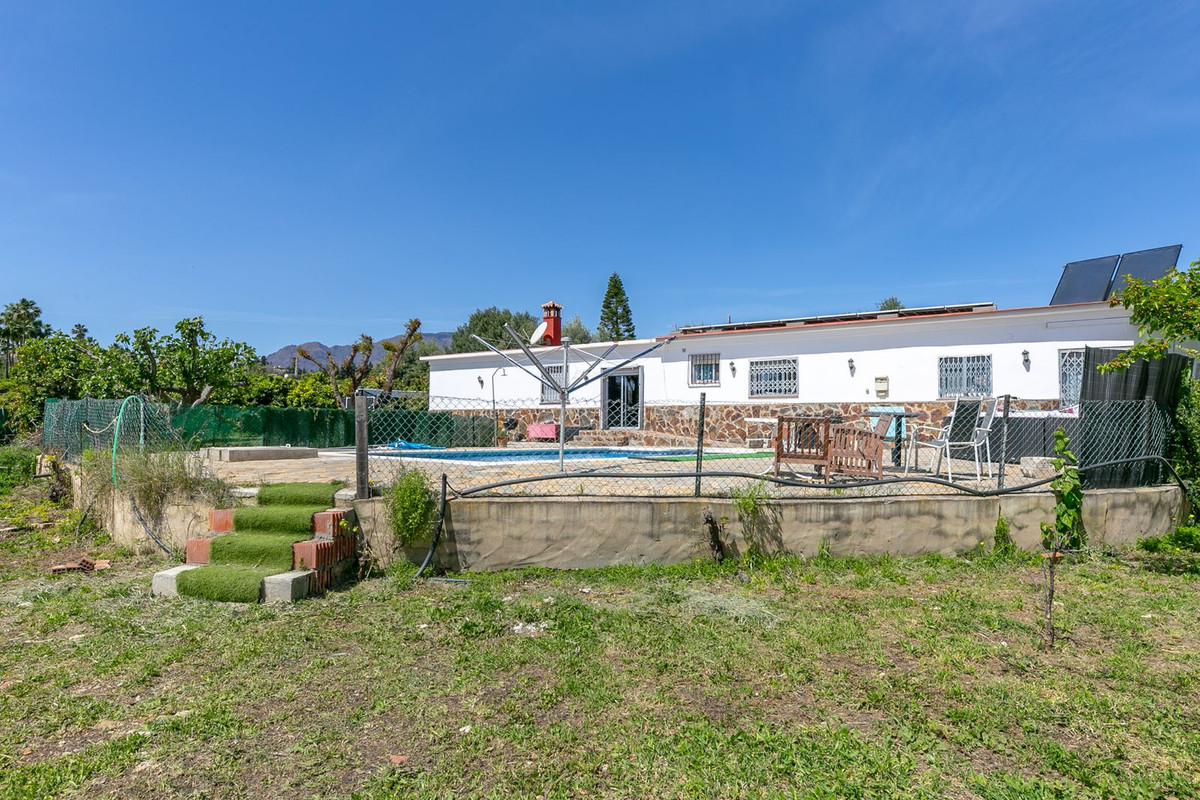 10 Bed Townhouse for sale in Estepona Costa Del Sol, Málaga, Spain