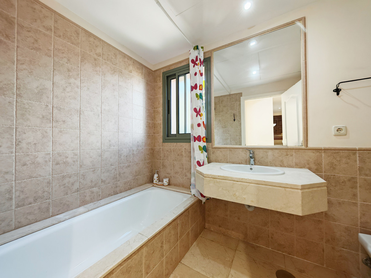 Se vende Apartamento Planta Baja de 2 dormitorios en Costa Del Sol, Málaga, España