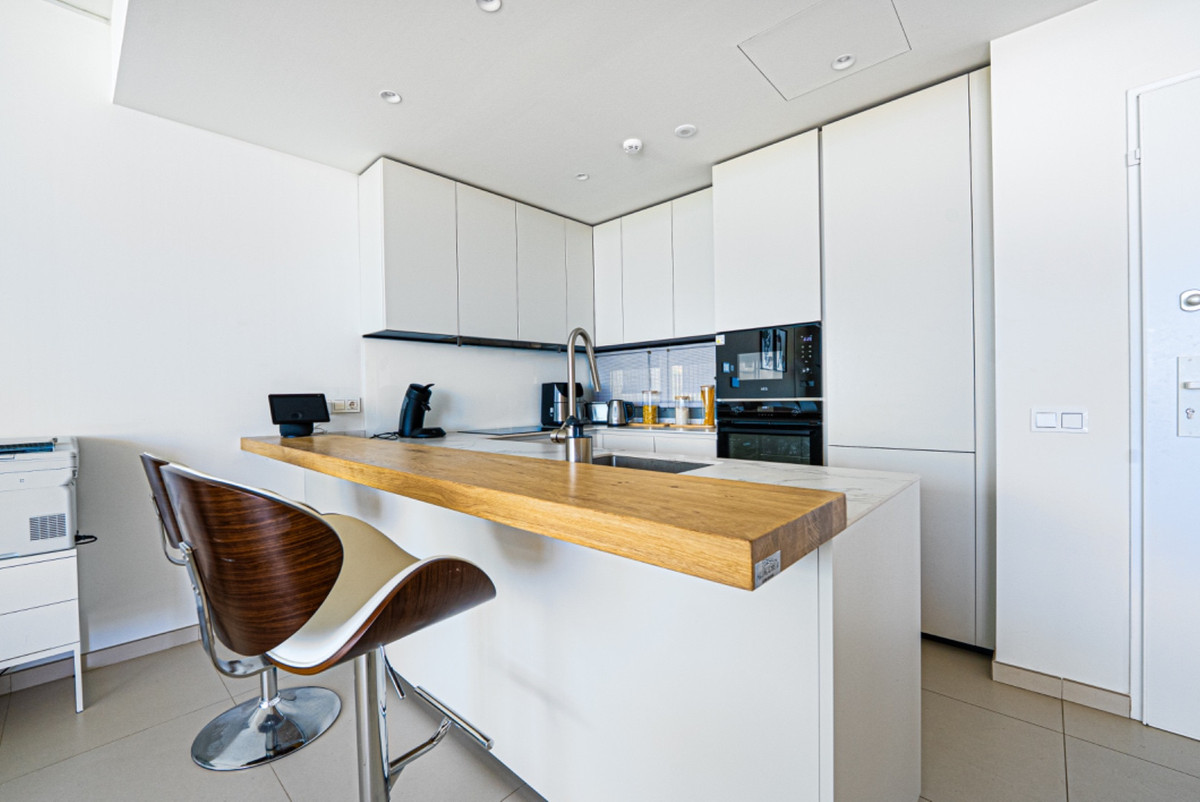 3 Bed Apartment for sale in Fuengirola Costa Del Sol, Málaga, Spain