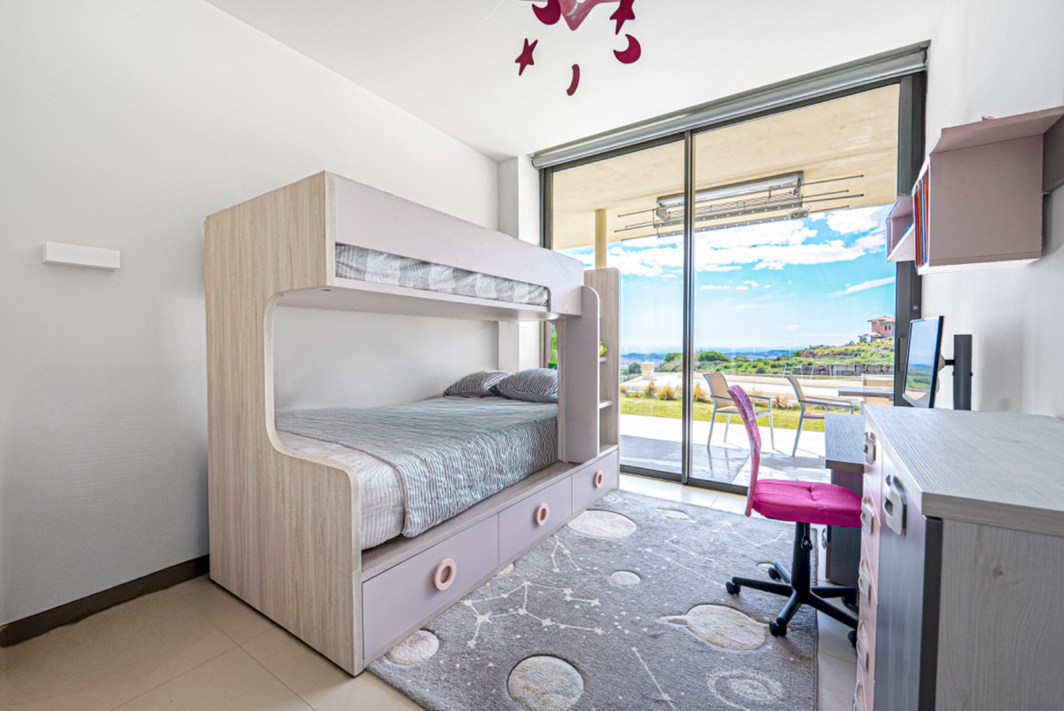 3 Bed Apartment for sale in Fuengirola Costa Del Sol, Málaga, Spain
