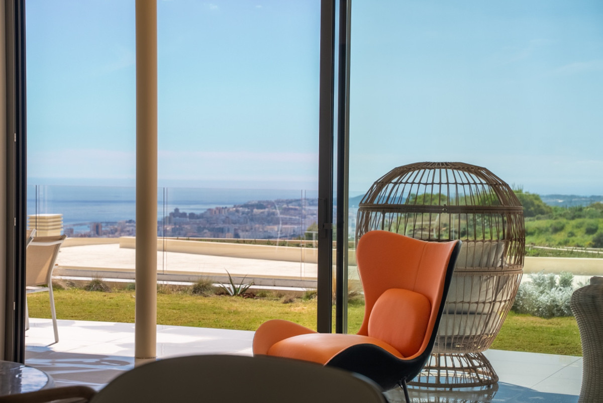 3 Bed Apartment for sale in Fuengirola Costa Del Sol, Málaga, Spain