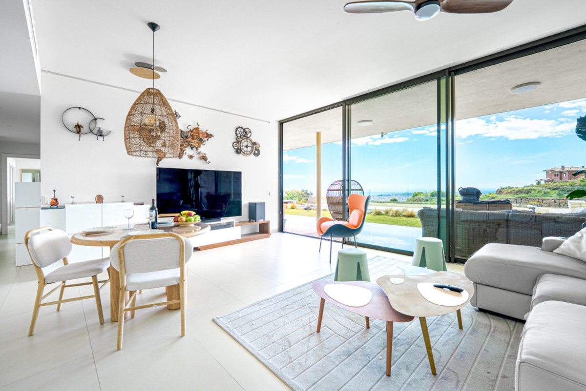 3 Bed Apartment for sale in Fuengirola Costa Del Sol, Málaga, Spain