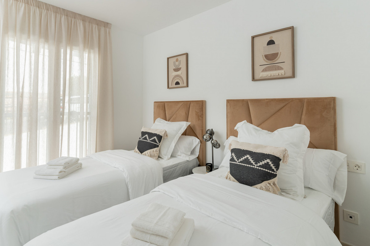2 Bed Apartment for sale in Benahavís Costa Del Sol, Málaga, Spain