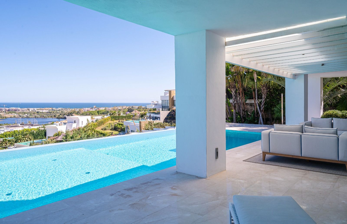 Se vende Villa - Chalet de 6 dormitorios en Costa Del Sol, Málaga, España