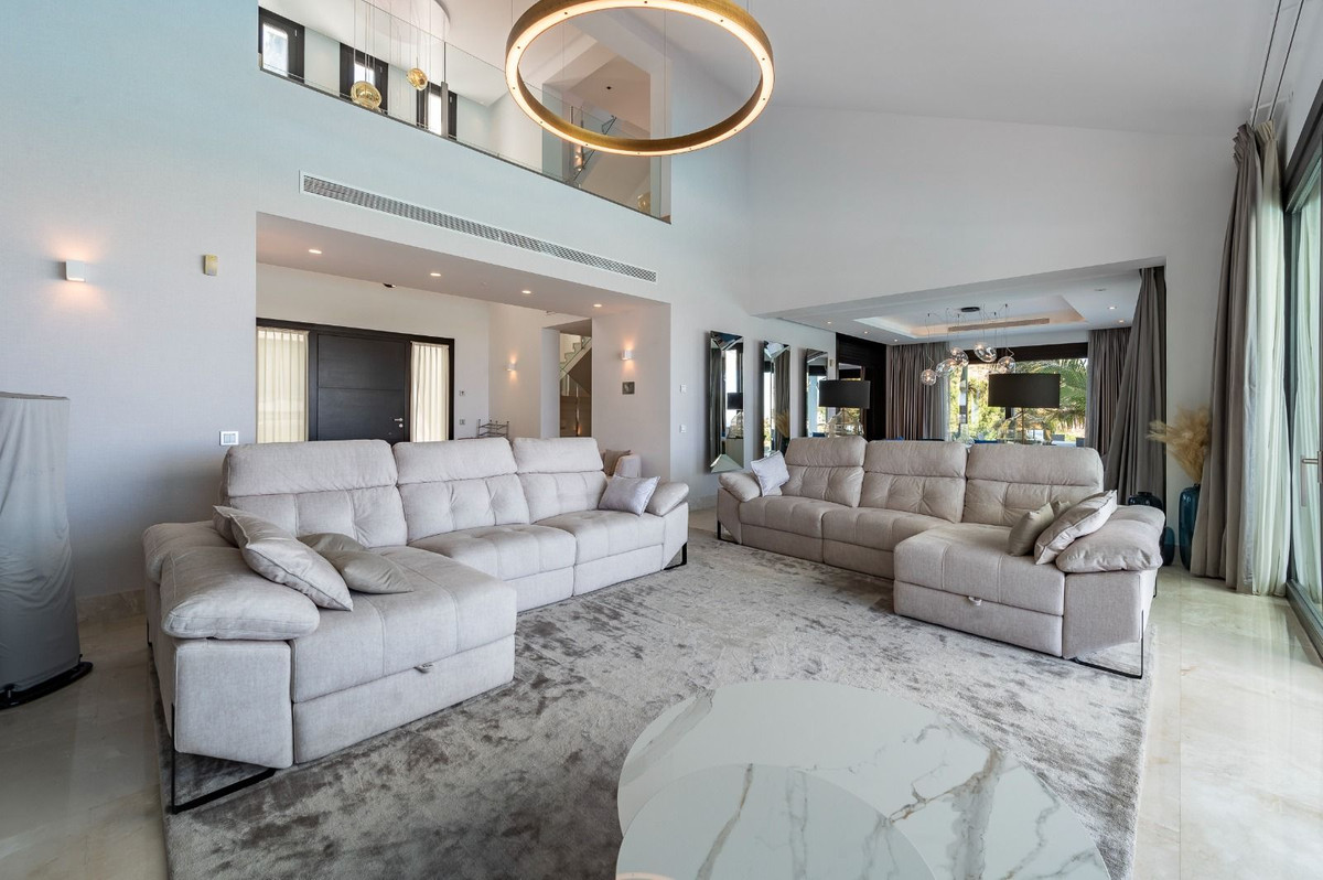 Se vende Villa - Chalet de 6 dormitorios en Costa Del Sol, Málaga, España
