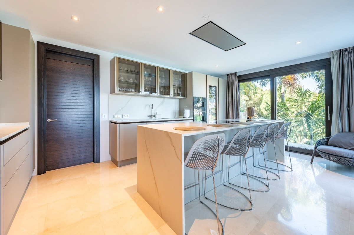 Se vende Villa - Chalet de 6 dormitorios en Costa Del Sol, Málaga, España