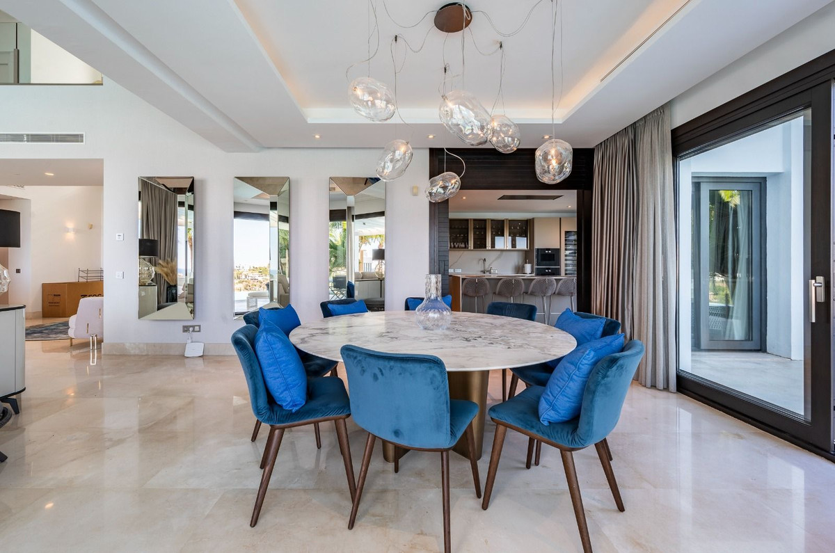 Se vende Villa - Chalet de 6 dormitorios en Costa Del Sol, Málaga, España