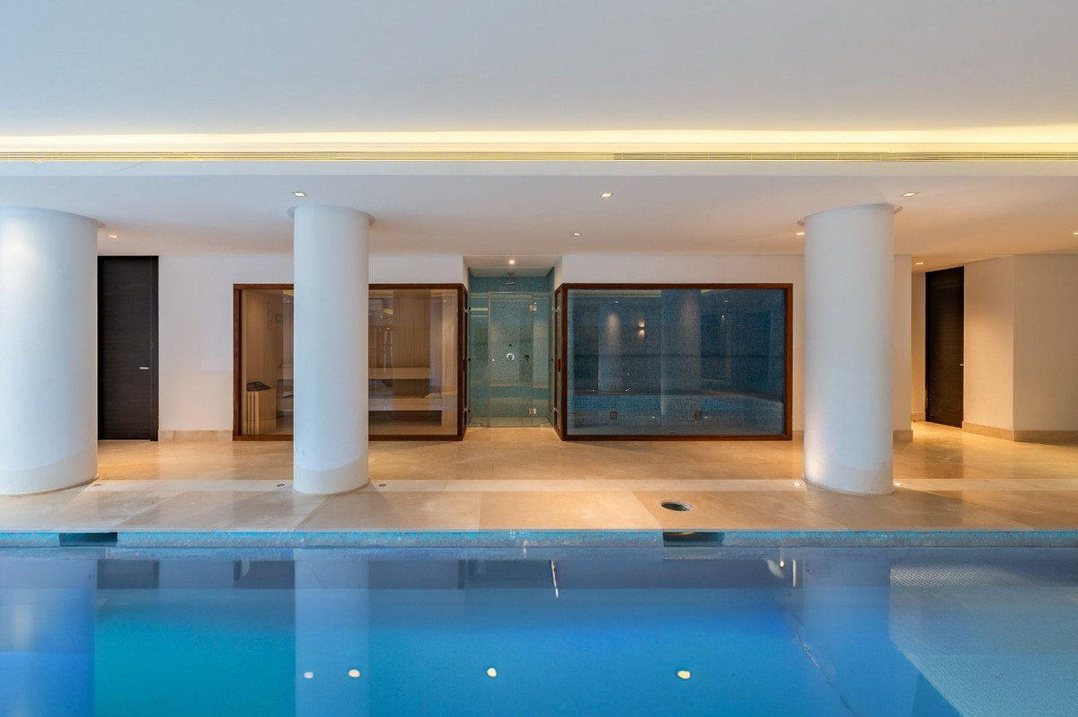Se vende Villa - Chalet de 6 dormitorios en Costa Del Sol, Málaga, España