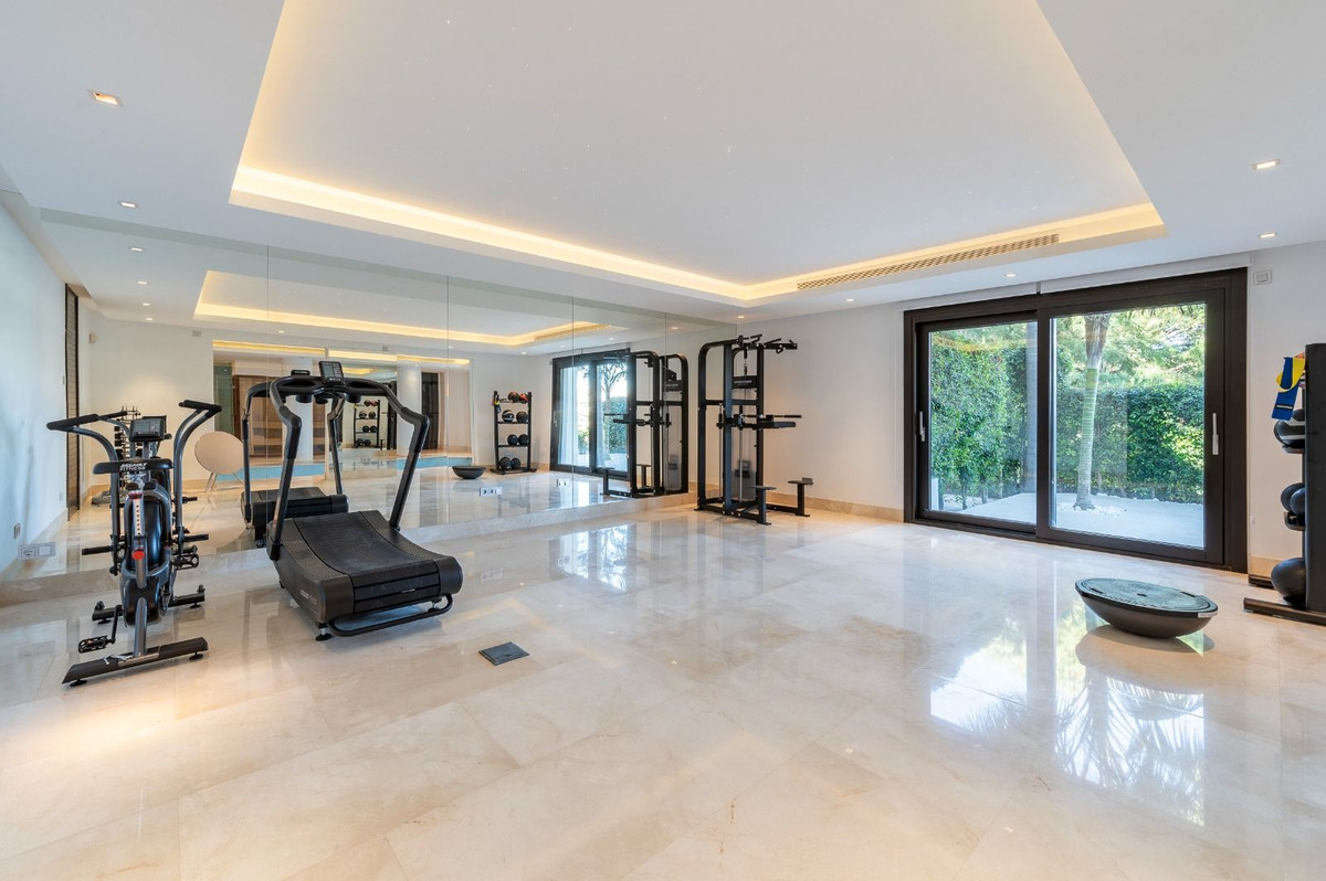 Se vende Villa - Chalet de 6 dormitorios en Costa Del Sol, Málaga, España